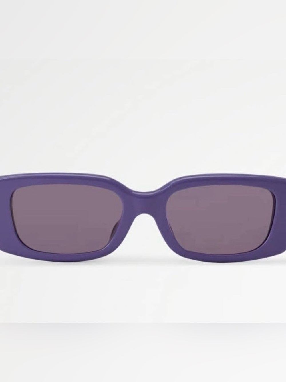 Louis Vuitton Lilac Rectangular Sunglasses with White Temples - Picture 13 of 15